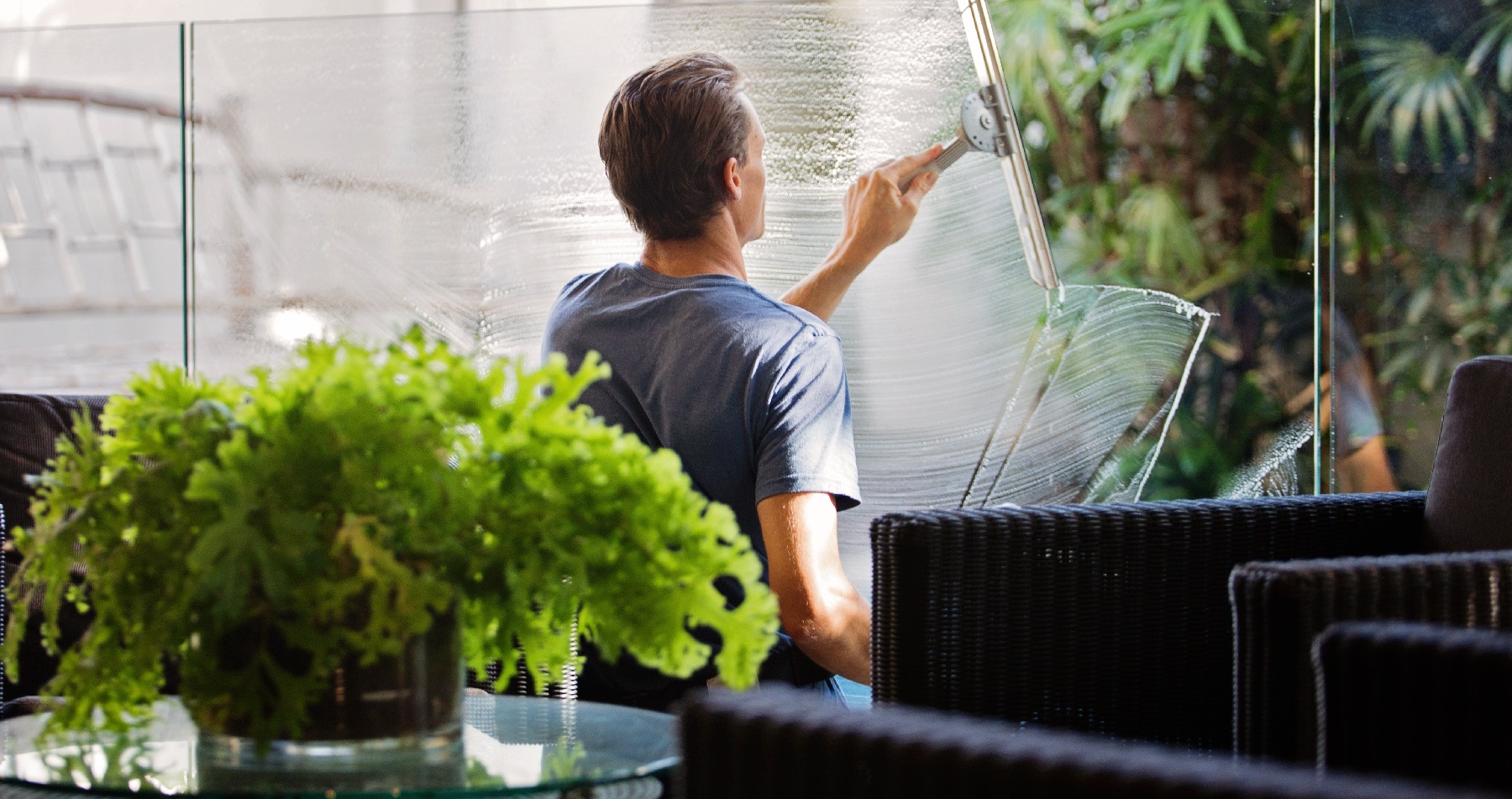 https://www.freshandgreencleaning.com/wp-content/uploads/2023/05/fresh-and-green-hero-a.jpg